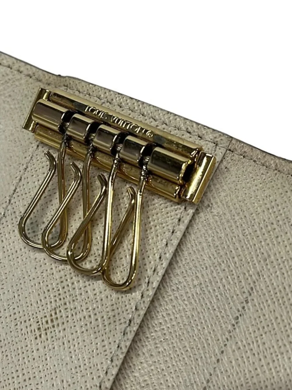 Louis Vuitton accessories	none note	